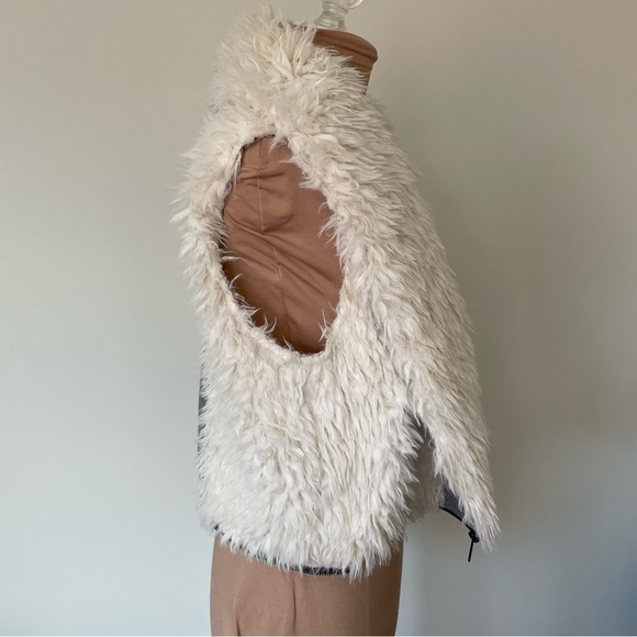Anthropologie Saturday Sunday Ivory Faux Fur Cropped Zip Hem Mixed Media Vest S - Picture 5 of 9